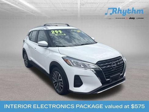 Used 2023 Nissan Kicks SV w/ Interior Electronics Package FWD image 1