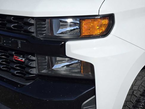Used 2021 Chevrolet Silverado 1500 Custom Trail Boss AWD/4WD image 9