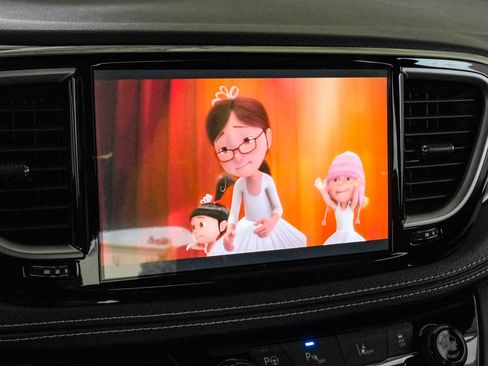 Used 2021 Chrysler Pacifica Touring-L w/ Uconnect Theater Family Group FWD image 34
