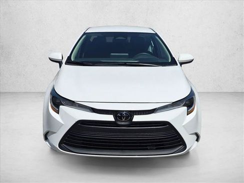Used 2024 Toyota Corolla LE FWD image 2