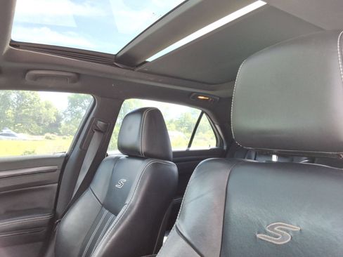 Used 2014 Chrysler 300 S AWD/4WD image 27