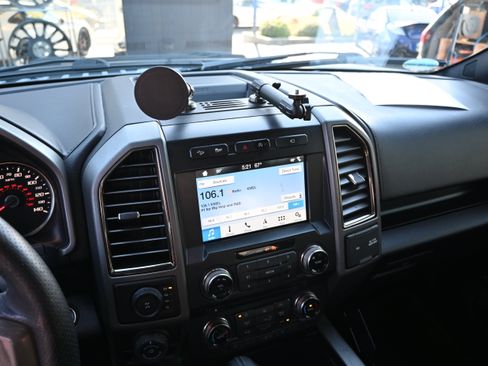 Used 2017 Ford F150 Raptor w/ Equipment Group 802A Luxury AWD/4WD image 35