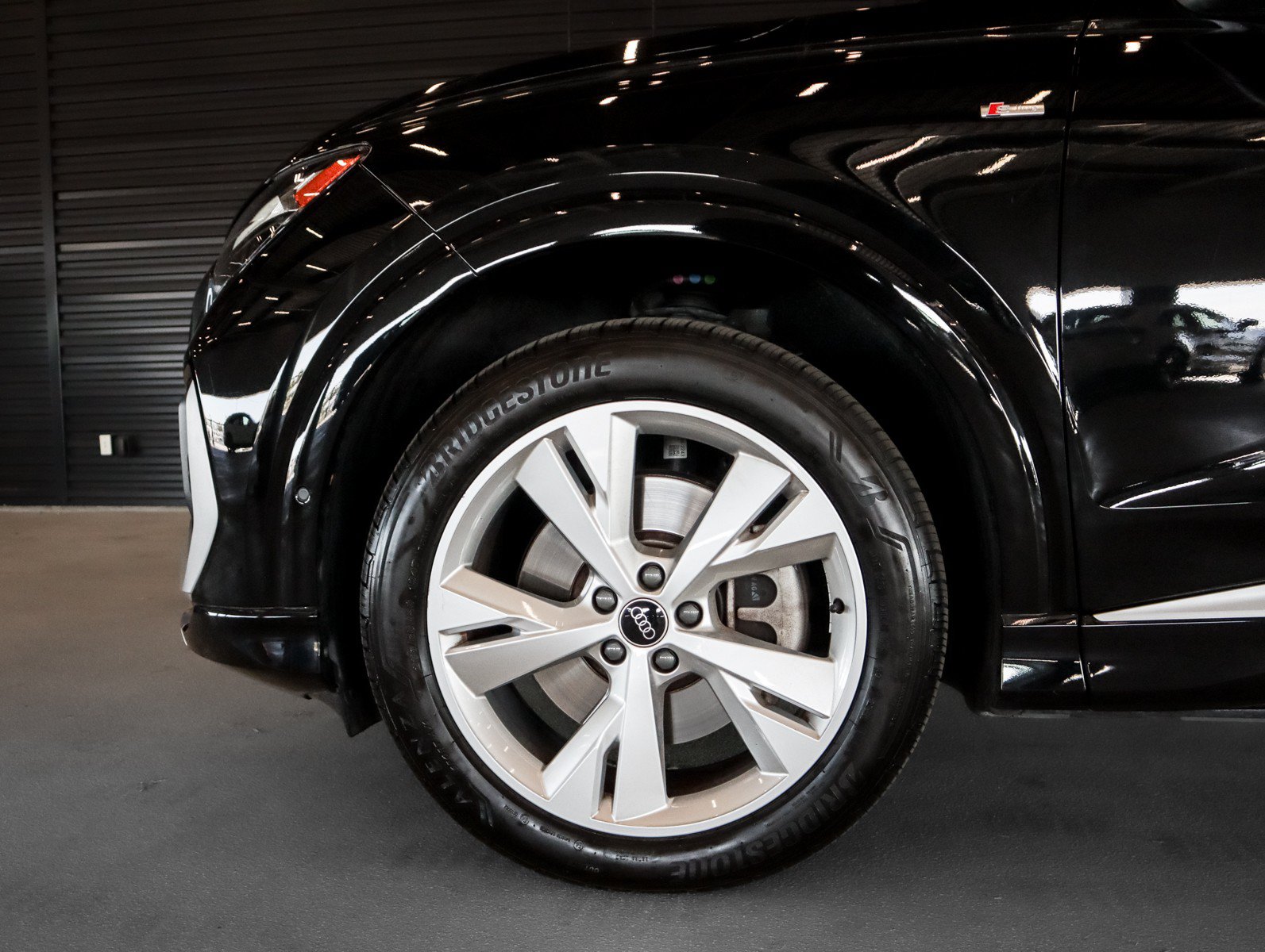Used 2023 Audi Q4 e-tron Premium Plus w/ Premium Plus AWD/4WD image 4