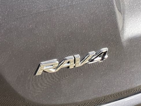 Used 2017 Toyota RAV4 XLE image 24