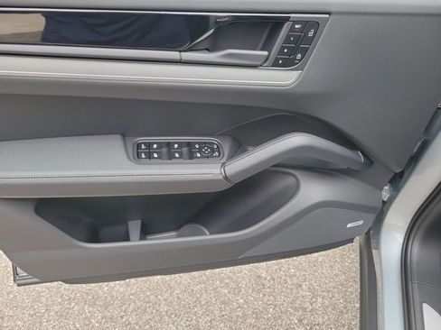 New 2026 Porsche Cayenne image 26