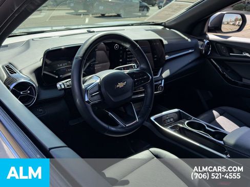 Used 2025 Chevrolet Equinox LT w/ Convenience Package II image 6