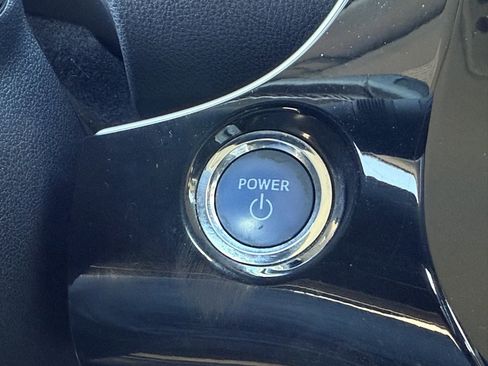 Used 2016 Toyota Prius Three image 27