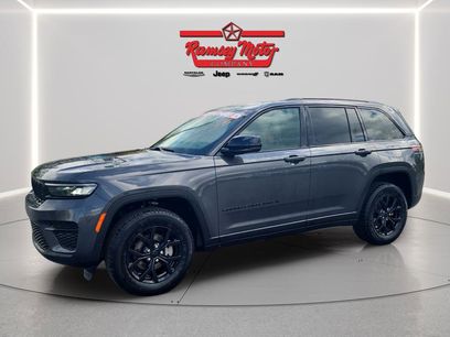 Used 2025 Jeep Grand Cherokee Altitude