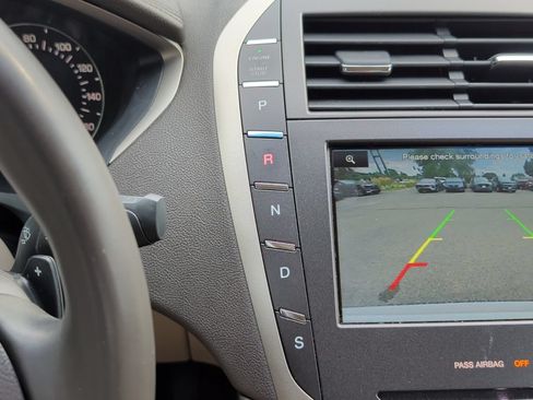 Used 2016 Lincoln MKZ w/ Equipment Group 300A Reserve FWD image 24