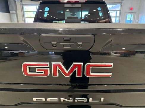 Used 2020 GMC Sierra 1500 Denali w/ Denali Ultimate Package AWD/4WD image 9