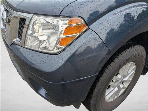 Used 2021 Nissan Frontier SV AWD/4WD image 9