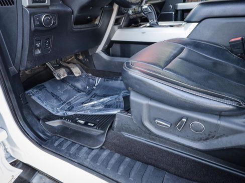 Used 2018 Ford F150 Lariat w/ Equipment Group 502A Luxury image 15