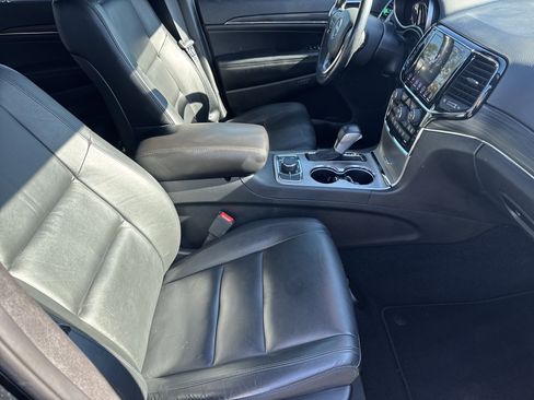 Used 2021 Jeep Grand Cherokee Limited image 12