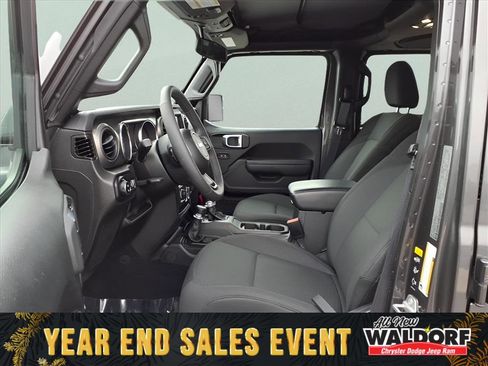 Used 2023 Jeep Gladiator Sport image 9