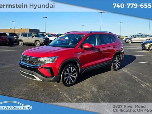 Used 2022 Volkswagen Taos SE image 3