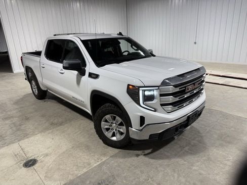 Used 2024 GMC Sierra 1500 SLE image 35