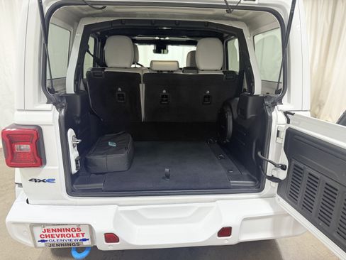 Used 2022 Jeep Wrangler Unlimited Sahara image 11