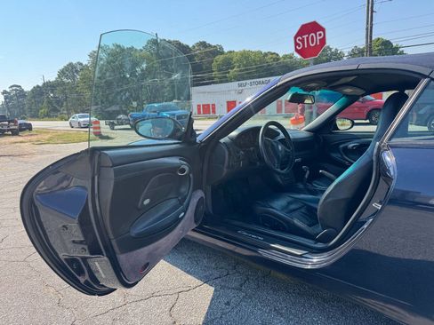 Used 2003 Porsche 911 Carrera image 9