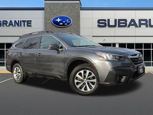 Used 2021 Subaru Outback Premium image 3