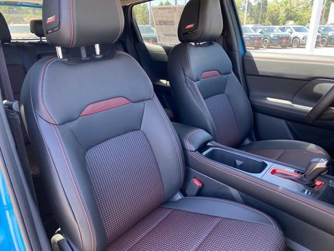 New 2026 Nissan Kicks SR w/ SR Premium Package AWD/4WD image 9