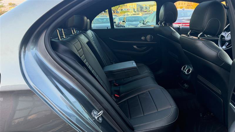 Used 2018 Mercedes-Benz E 300 image 10