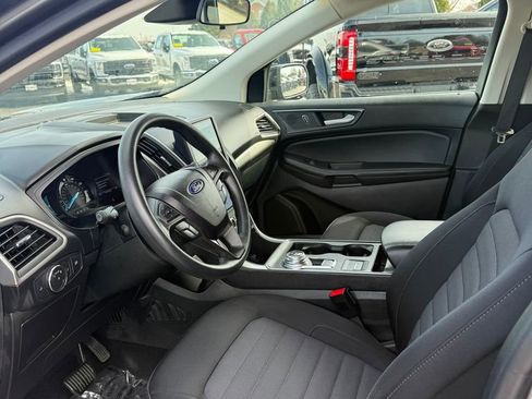 Used 2022 Ford Edge SE w/ Black Appearance Package image 13