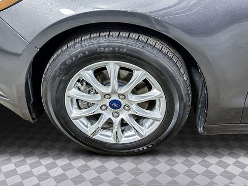 Used 2018 Ford Fusion S image 38