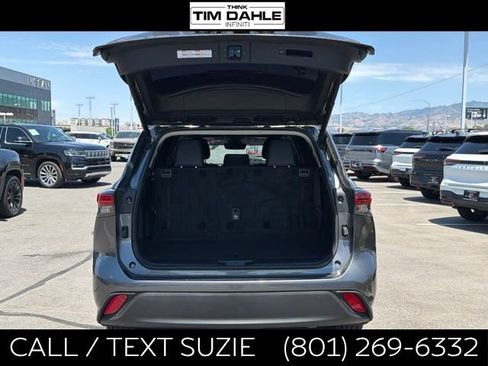 Used 2023 Toyota Highlander XLE AWD/4WD image 10