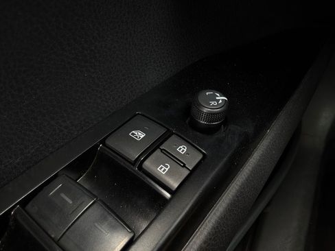 Used 2026 Toyota Camry SE FWD image 23
