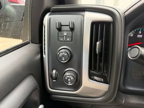 Used 2018 GMC Sierra 1500 SLE w/ SLE Value Package AWD/4WD image 12