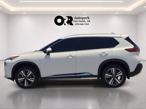 Used 2023 Nissan Rogue Platinum w/ Platinum Premium Package FWD image 3