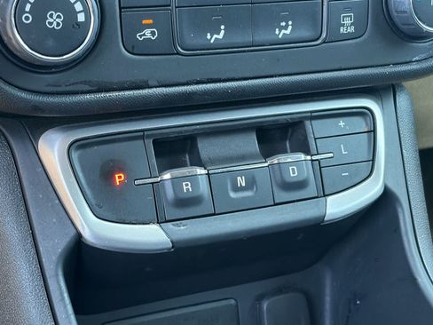 Used 2024 GMC Terrain SLE AWD/4WD image 24