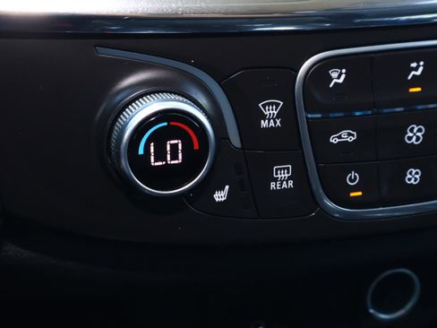 Used 2018 Chevrolet Traverse LT AWD/4WD image 23