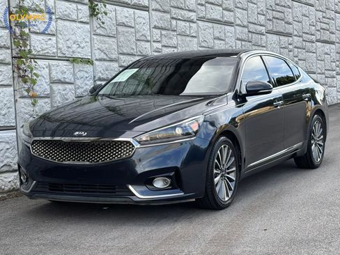 Used 2018 Kia Cadenza Premium image 1