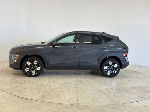 Used 2025 Hyundai Kona SEL image 2