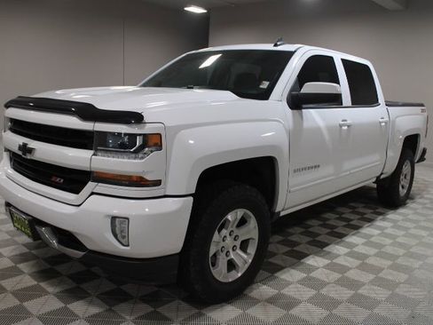Used 2018 Chevrolet Silverado 1500 LT w/ All Star Edition AWD/4WD image 3