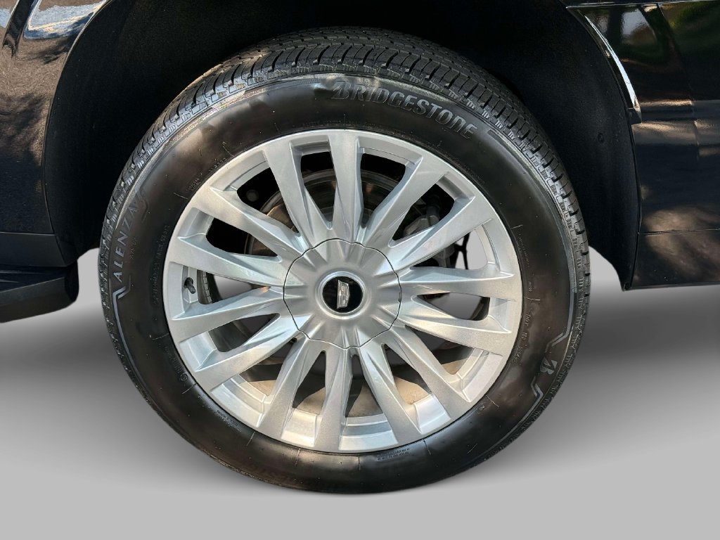 Used 2023 Cadillac Escalade ESV Luxury AWD/4WD image 13