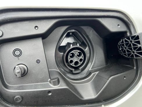 New 2026 Toyota Prius Plug-In Hybrid FWD image 8