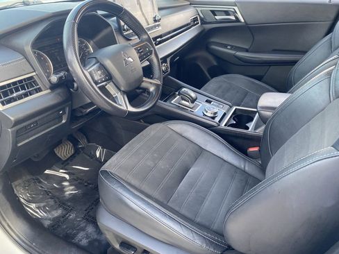 Used 2023 Mitsubishi Outlander SE image 19