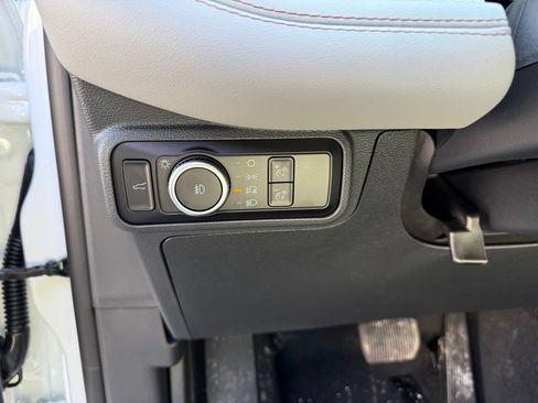 New 2026 Ford Explorer Active w/ Active Comfort Package AWD/4WD image 8