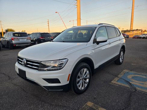 Used 2018 Volkswagen Tiguan S image 5