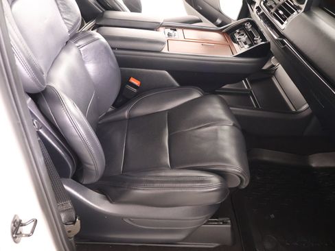 Used 2022 Lincoln Navigator Reserve AWD/4WD image 14