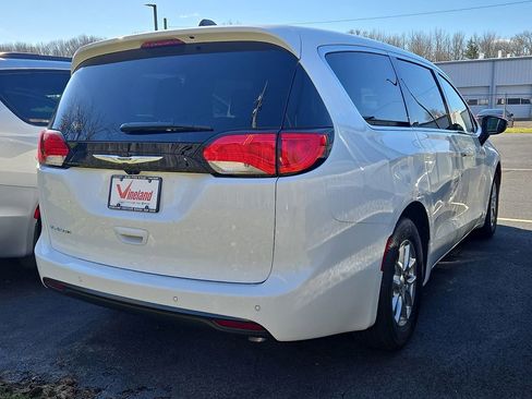 New 2026 Chrysler Voyager LX FWD image 4
