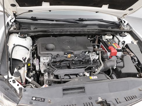 Used 2021 Toyota Camry LE w/ Carpet Mat Package (TMS) FWD image 42