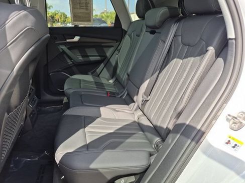 Used 2025 Audi Q5 e Premium AWD/4WD image 31