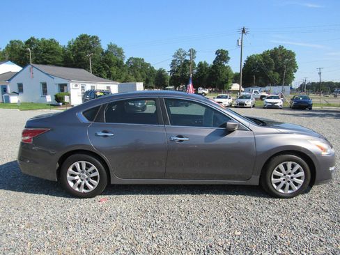 Used 2015 Nissan Altima 2.5 S w/ Power Driver Seat Package image 4