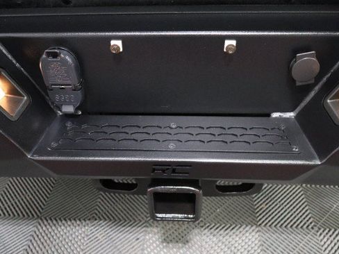 Used 2021 Ford F350 Lariat w/ Lariat Ultimate Package AWD/4WD image 32