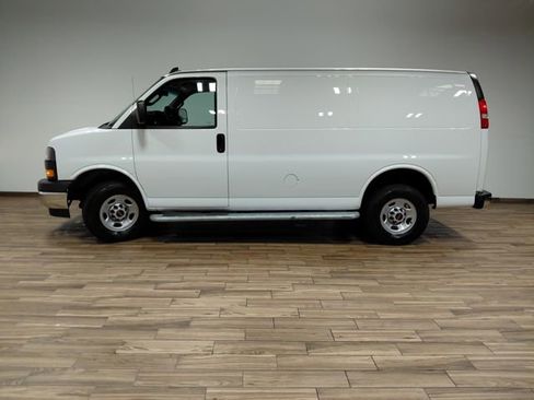 Used 2024 GMC Savana 2500 w/ Driver Convenience Package RWD image 15