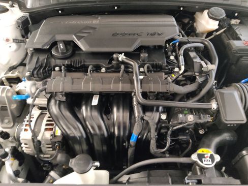 Used 2025 Hyundai Elantra Sport FWD image 30