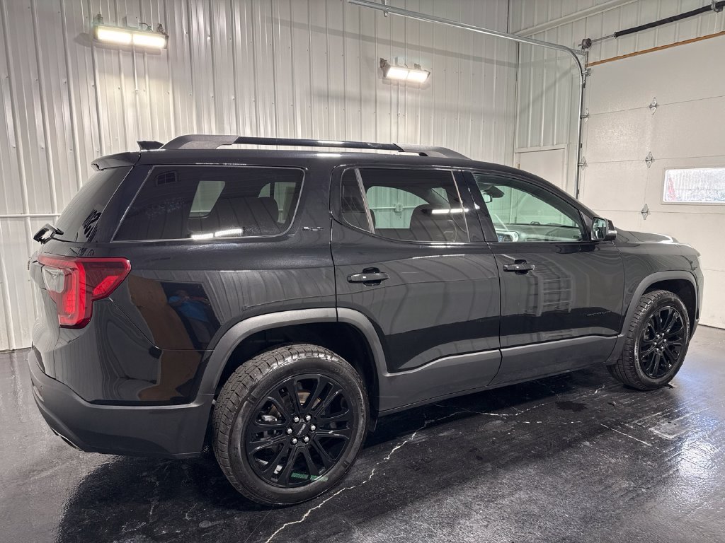 Used 2023 GMC Acadia SLT w/ Elevation Edition FWD image 3